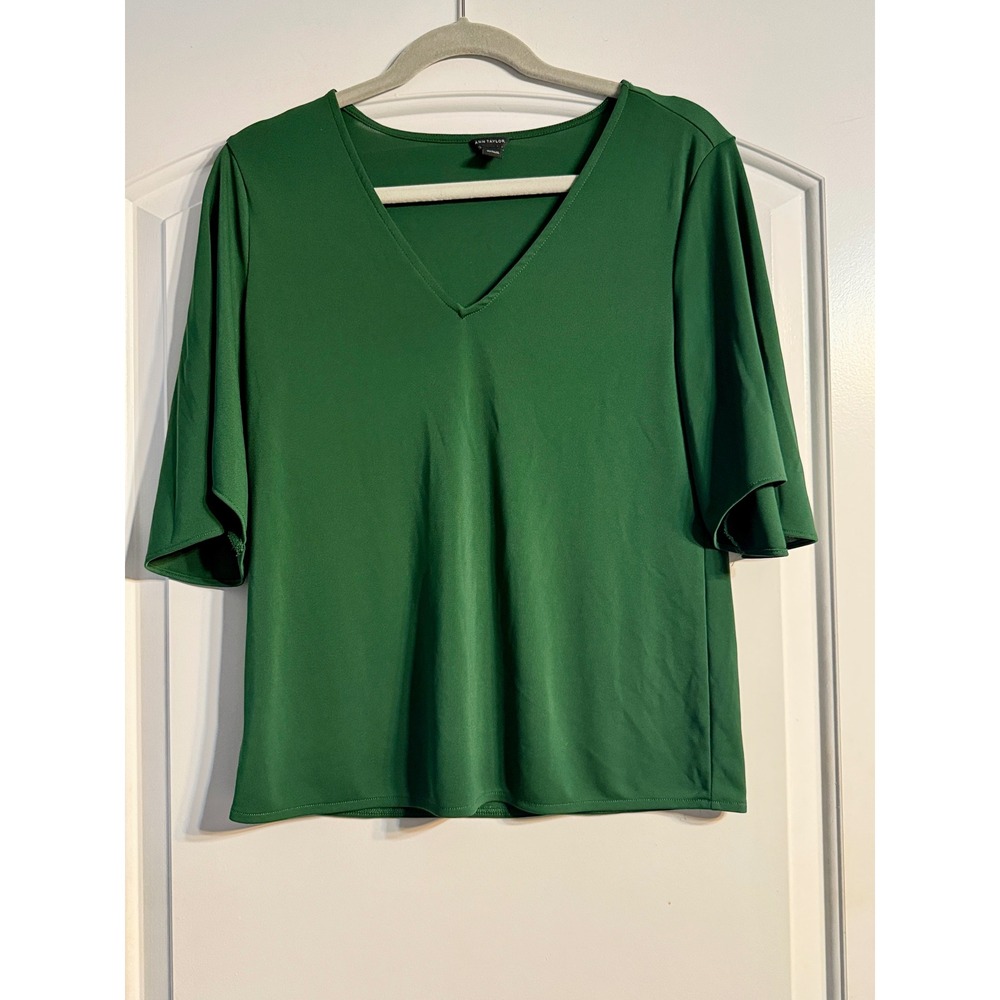 Ann Taylor V-Neck Top S Green Flutter Sleeve Blouse Workwear Stretchy Jersey
